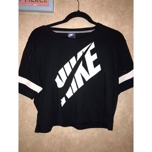 Nike top